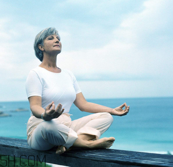 練瑜伽腿為什么會(huì)變粗？練瑜伽為什么不穿鋼圈內(nèi)衣？