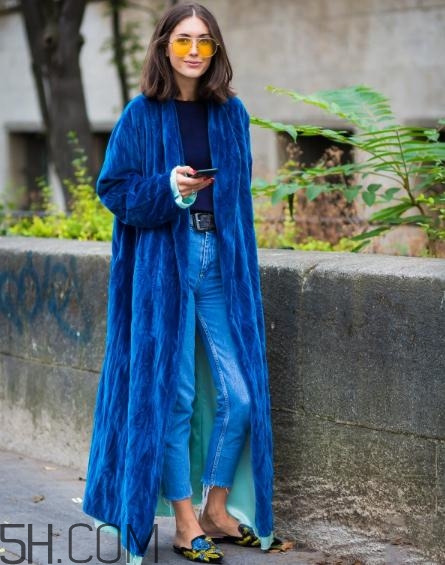 棕色頭發(fā)穿什么衣服？棕色頭發(fā)搭配什么衣服好看？