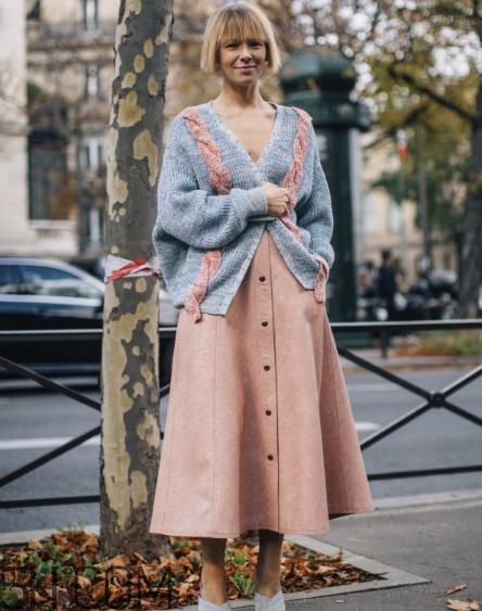 短發(fā)適合穿什么衣服？短發(fā)穿什么衣服好看？