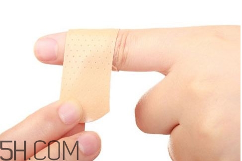 創(chuàng)可貼能沾水嗎？創(chuàng)可貼可以止血嗎