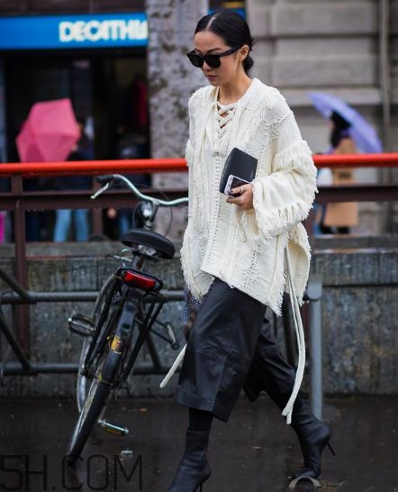 白毛衣上的鐵銹怎么洗掉？白色毛衣可以用84泡嗎？