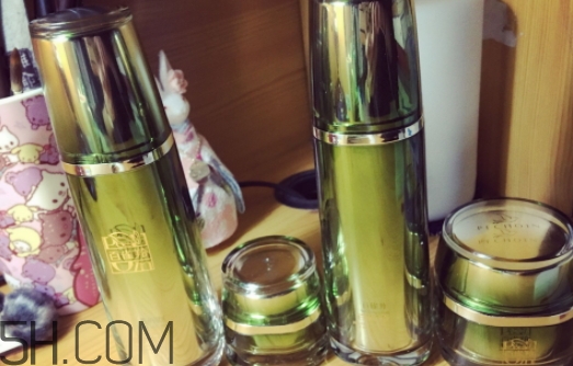 百雀羚肌初賦活系列怎么樣？百雀羚肌初賦活系列適合年齡