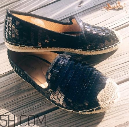 熱風(fēng)的鞋子偏大嗎？熱風(fēng)的鞋碼數(shù)差別大嗎？