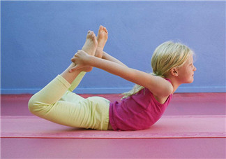 練瑜伽要穿內(nèi)衣嗎？練瑜伽會(huì)使小腿變粗嗎？