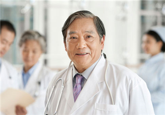 甲亢跟心臟有關(guān)系嗎？甲亢跟嗓子啞有關(guān)系嗎？