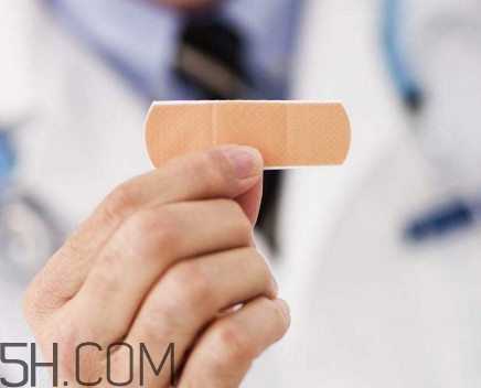 創(chuàng)可貼能沾水嗎？創(chuàng)可貼可以止血嗎