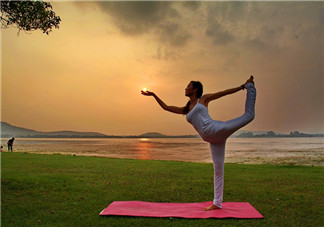 哺乳期練瑜伽要注意什么？哺乳期適合的瑜伽姿勢(shì)