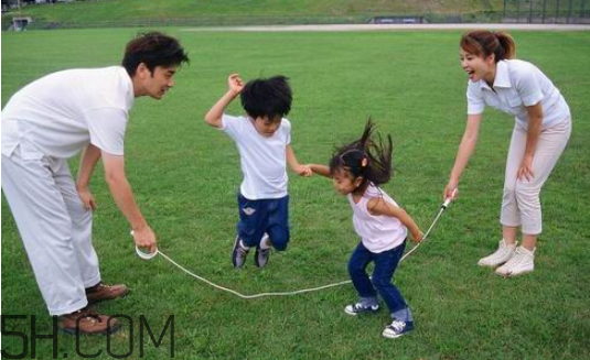 無繩跳繩和有繩跳繩哪個(gè)好？跳繩腿會變粗嗎？