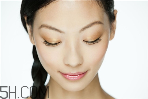 青春痘會(huì)長(zhǎng)多久？青春痘會(huì)留下疤痕嗎？