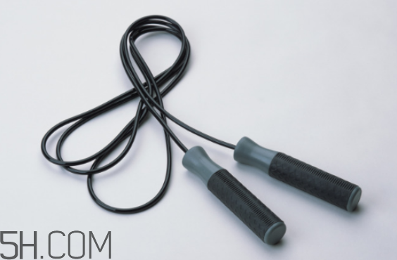 無(wú)繩跳繩和有繩跳繩的區(qū)別 跳繩正確方法