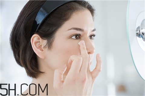 青春痘會(huì)長在哪里？青春痘會(huì)癢嗎？