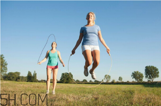 跳繩飯前好還是飯后好？跳繩跳多長時間合適？