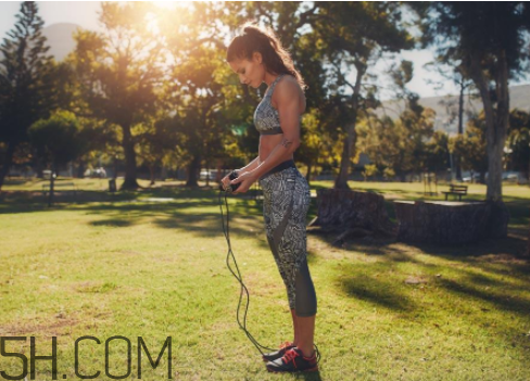 跳繩飯前好還是飯后好？跳繩跳多長時間合適？