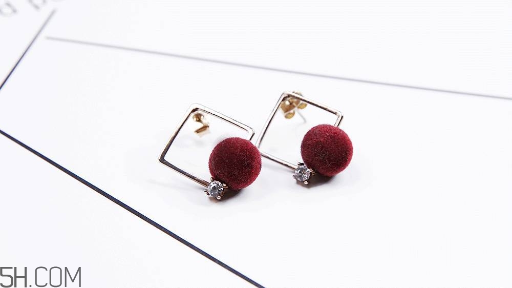 臉大的女生怎么選擇耳飾_適合戴什么樣的耳飾 臉大的女生怎么選擇耳飾_適合戴什么樣的耳飾