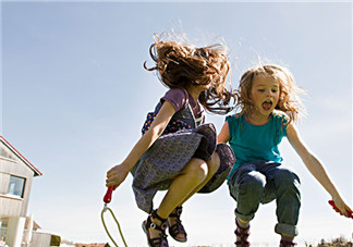 跳繩頭疼是怎么回事？跳繩有什么技巧？