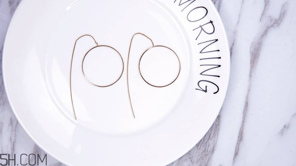 臉大的女生怎么選擇耳飾_適合戴什么樣的耳飾 臉大的女生怎么選擇耳飾_適合戴什么樣的耳飾