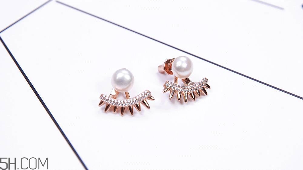 臉大的女生怎么選擇耳飾_適合戴什么樣的耳飾 臉大的女生怎么選擇耳飾_適合戴什么樣的耳飾