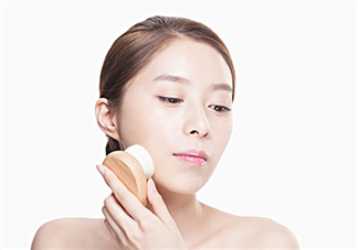 青春痘能用紅霉素軟膏嗎？青春痘能用蘆薈膠嗎？