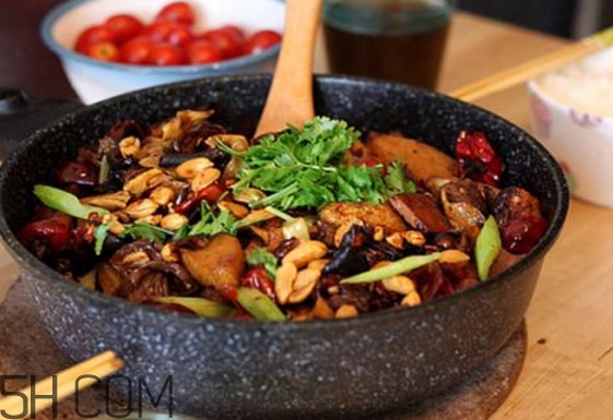 麻辣香鍋底料怎么做？冒菜和麻辣香鍋有什么區(qū)別