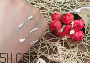 歐珀萊臻白多效角質(zhì)調(diào)理肌底液怎么樣？好用嗎？