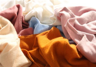 羊絨毛衣可以熨燙嗎？羊絨毛衣可以烘干嗎？