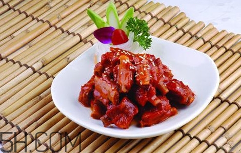 做糖醋排骨煮多長時間？酸甜排骨和糖醋排骨有什么區(qū)別