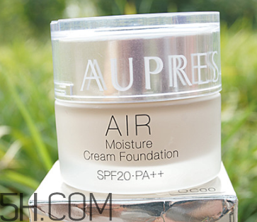 歐珀萊輕盈倍潤(rùn)粉底霜怎么樣?好用嗎? 歐珀萊輕盈倍潤(rùn)粉底霜怎么樣?好用嗎?