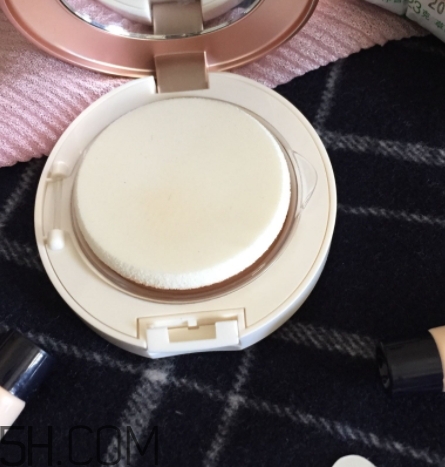 百雀羚粉餅怎么樣？百雀羚粉餅色號(hào)試色