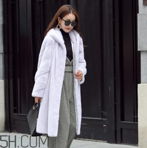 天鵝絨是貂絨嗎？天鵝絨和貂絨哪個(gè)好？