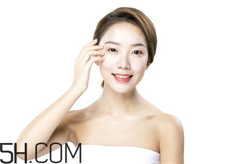 粉刺能用紅霉素軟膏嗎？粉刺擦蘆薈膠可以嗎？