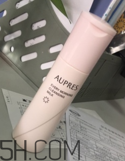 歐珀萊凈柔早安潔面乳適合晚上用嗎_用法 歐珀萊凈柔早安潔面乳適合晚上用嗎_用法