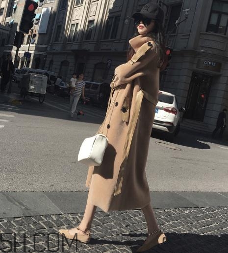 羊剪絨和羽絨服哪個好？羊剪絨大衣和羽絨服哪個保暖？