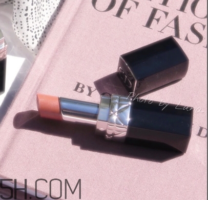 裸粉色口紅是什么顏色？裸粉色口紅試色