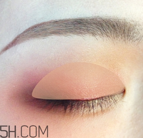 破碎娃娃妝怎么化？萬(wàn)圣節(jié)破碎娃娃妝畫法教程