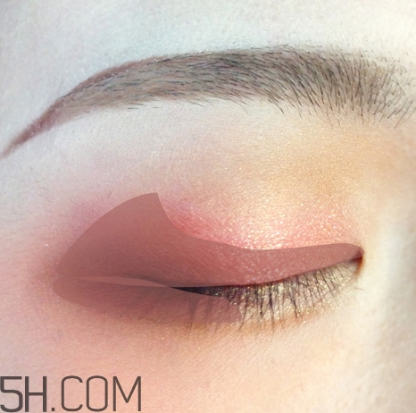 破碎娃娃妝怎么化？萬(wàn)圣節(jié)破碎娃娃妝畫法教程