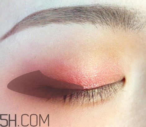 破碎娃娃妝怎么化？萬(wàn)圣節(jié)破碎娃娃妝畫法教程