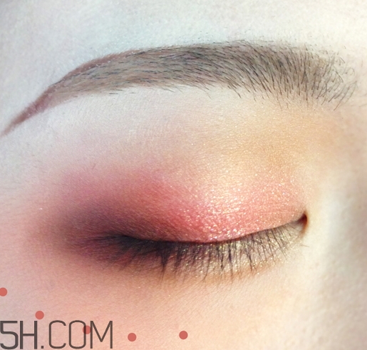 破碎娃娃妝怎么化？萬(wàn)圣節(jié)破碎娃娃妝畫法教程