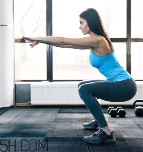 為什么做深蹲會頭暈？深蹲頭暈怎么改善？