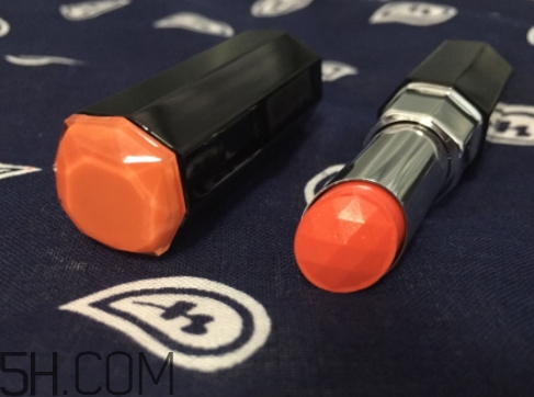 卡姿蘭和美寶蓮口紅哪個(gè)好？卡姿蘭和美寶蓮口紅對比