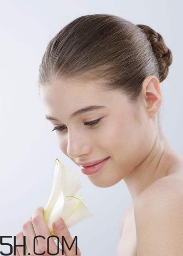 黑頭是螨蟲嗎？黑頭是怎么形成的？