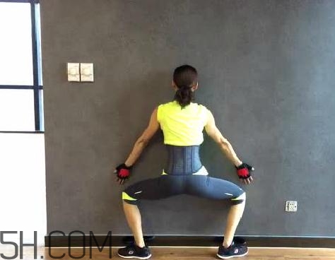 面壁深蹲有什么好處？面壁深蹲和深蹲哪個好？