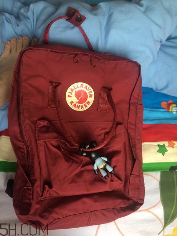 北極狐雙肩包真假辨別對比 雙肩包什么牌子的好？