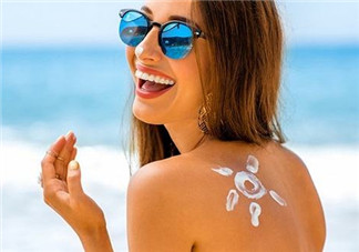 安耐曬各種顏色瓶子的區(qū)別？防曬霜可以直接涂在臉上嗎？