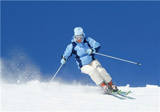 滑雪服什么牌子好？滑雪服和沖鋒衣哪個(gè)好？