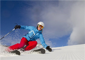 滑雪裝備有哪些？如何選擇滑雪板的長度？