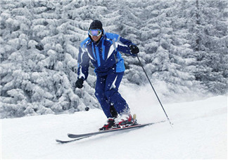 滑雪適合穿羽絨服嗎？滑雪鞋什么牌子好？