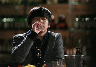 喝酒肝疼怎么回事？喝酒會(huì)得肝癌嗎？