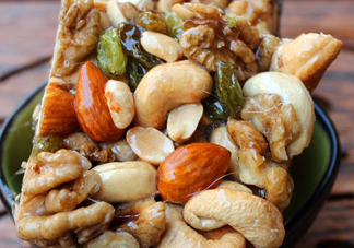 正宗的新疆切糕怎么做？切糕可以過(guò)夜嗎