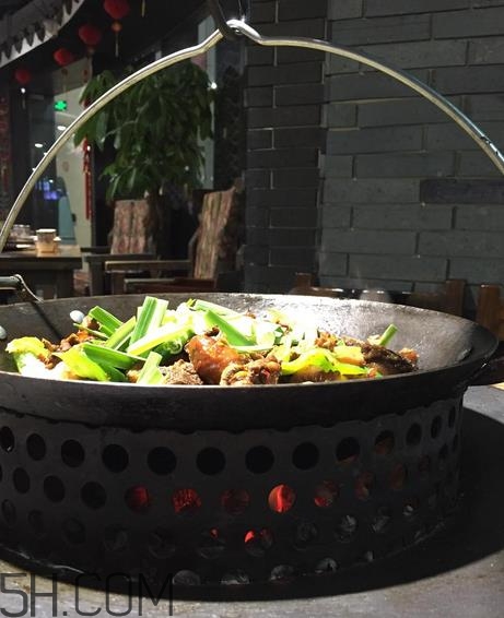 吊鍋是哪里的特色菜？吊鍋是什么菜系？