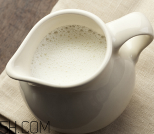 喝牛奶能治失眠嗎？什么是水牛奶？